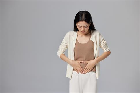 1718323000181991.jpg 攝圖網(wǎng)_506953111_捂著肚子的女性(企業(yè)商用).jpg